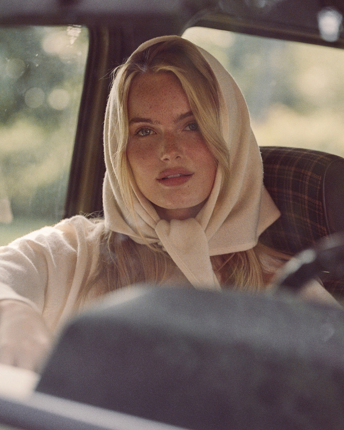 Triangle Scarf - Cream