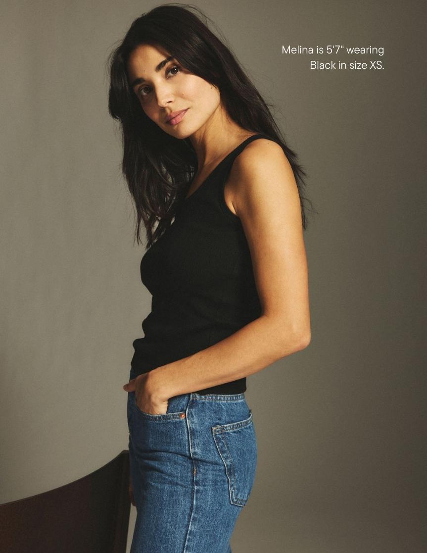 girl wearing black classic tank -black