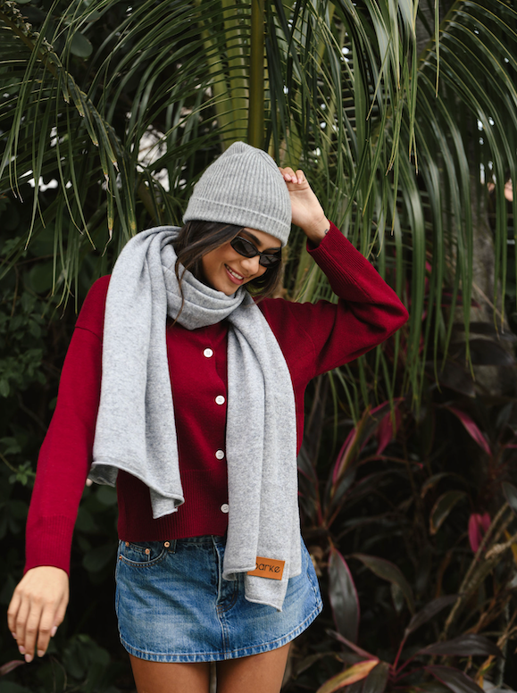 girl wearing grey cashmere scarf - heather grey