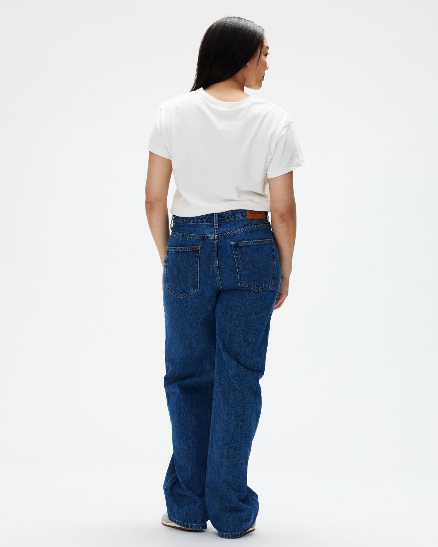 Classic Straight Jeans - Medium Wash