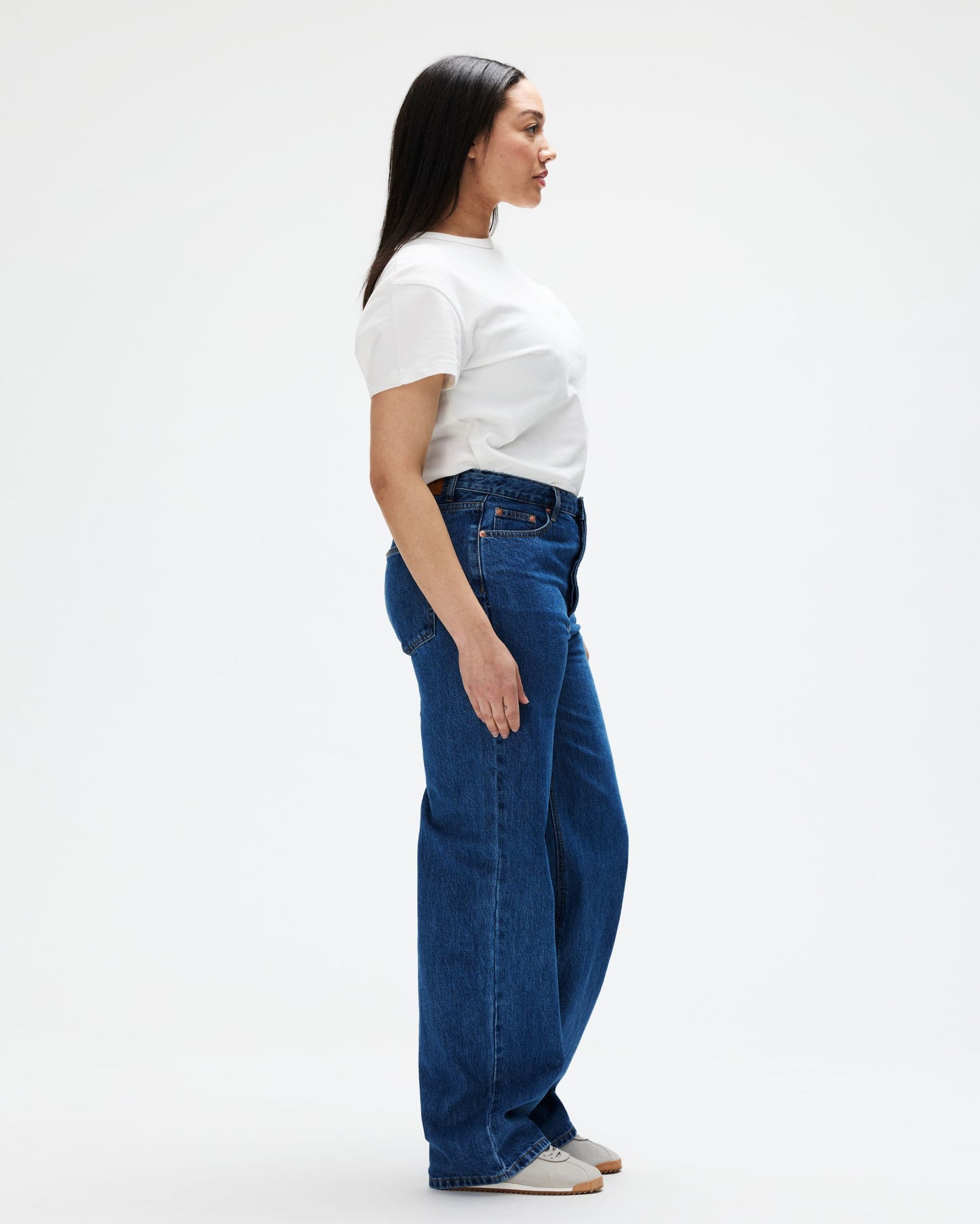 Classic Straight Jeans - Medium Wash