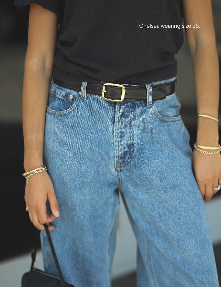 girl wearing aureum x parke wide leg jean -vintage wash