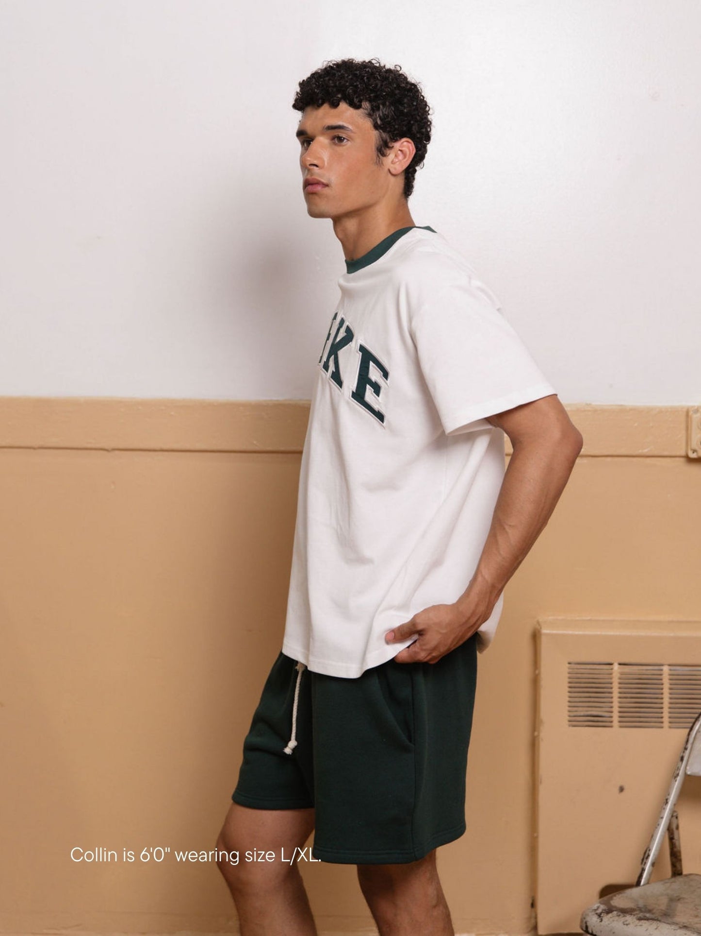varsity tee -forest