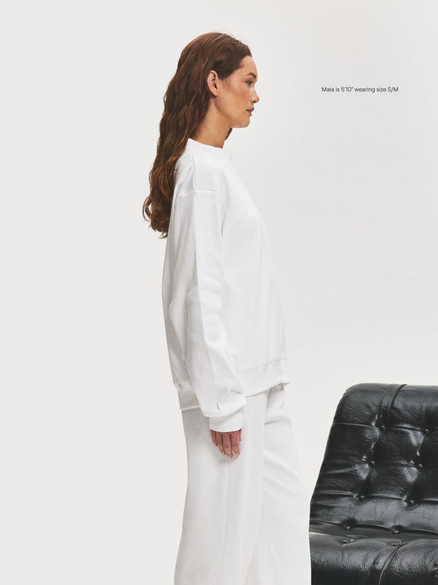 girl wearing Ribbed Pullover -white