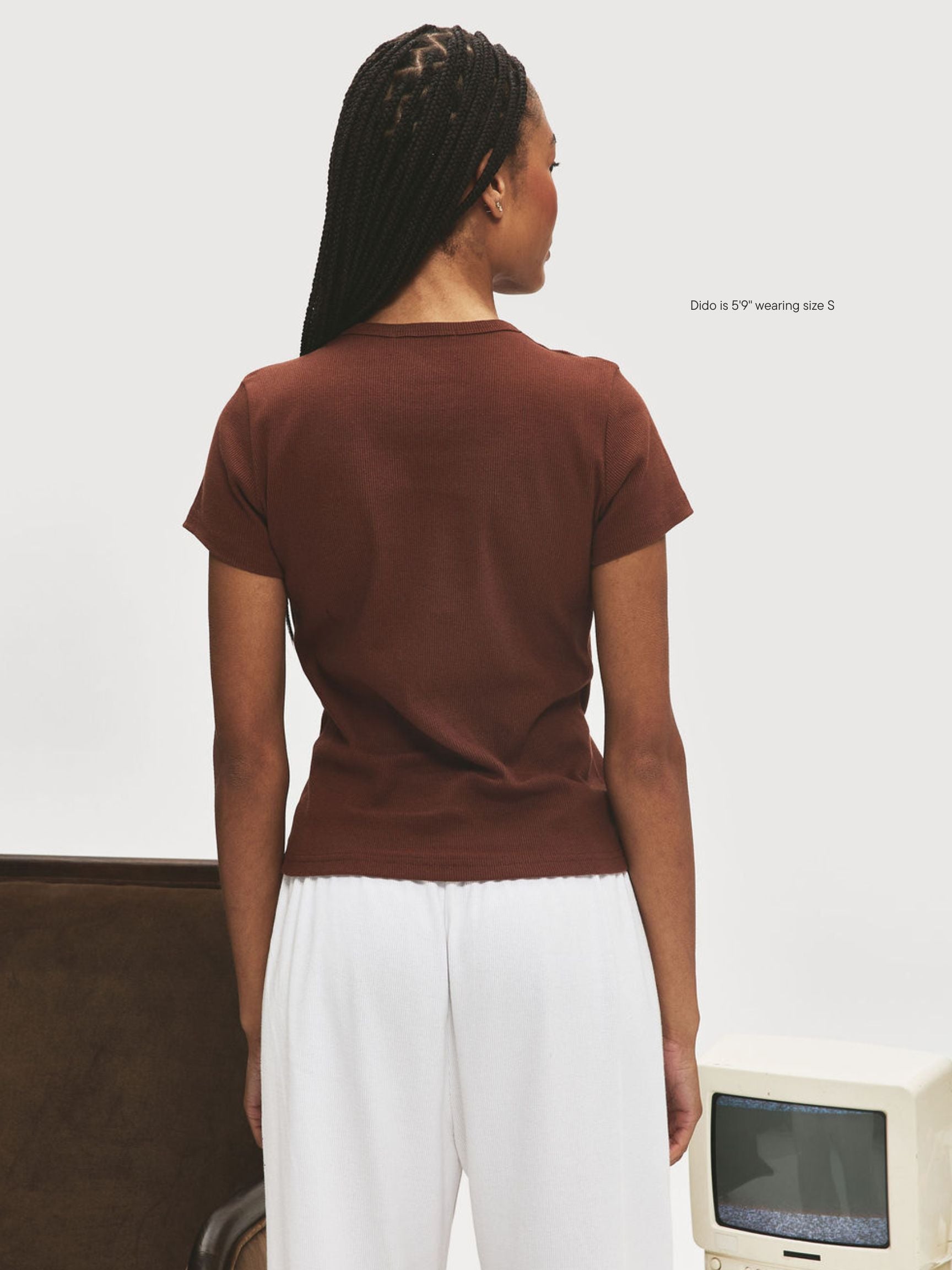 girl wearing Ribbed Short Sleeve T-Shirt -mocha