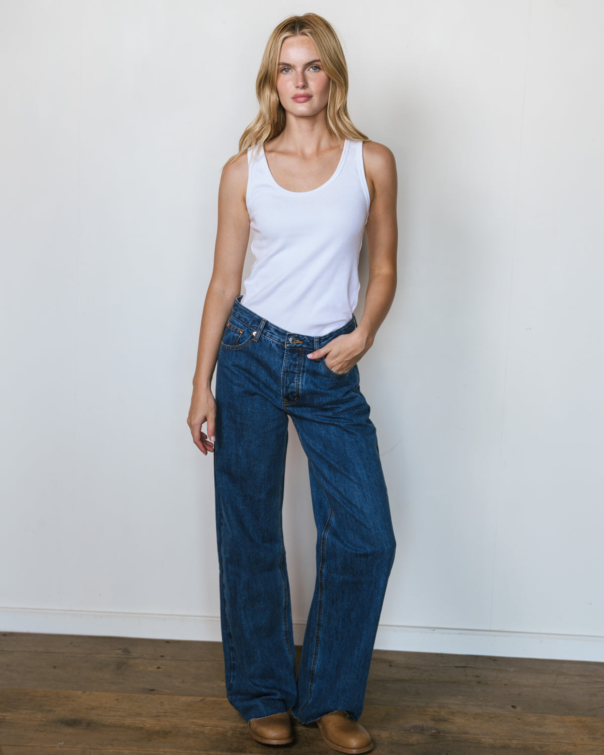 Low Rise Baggy Jeans - Medium Wash
