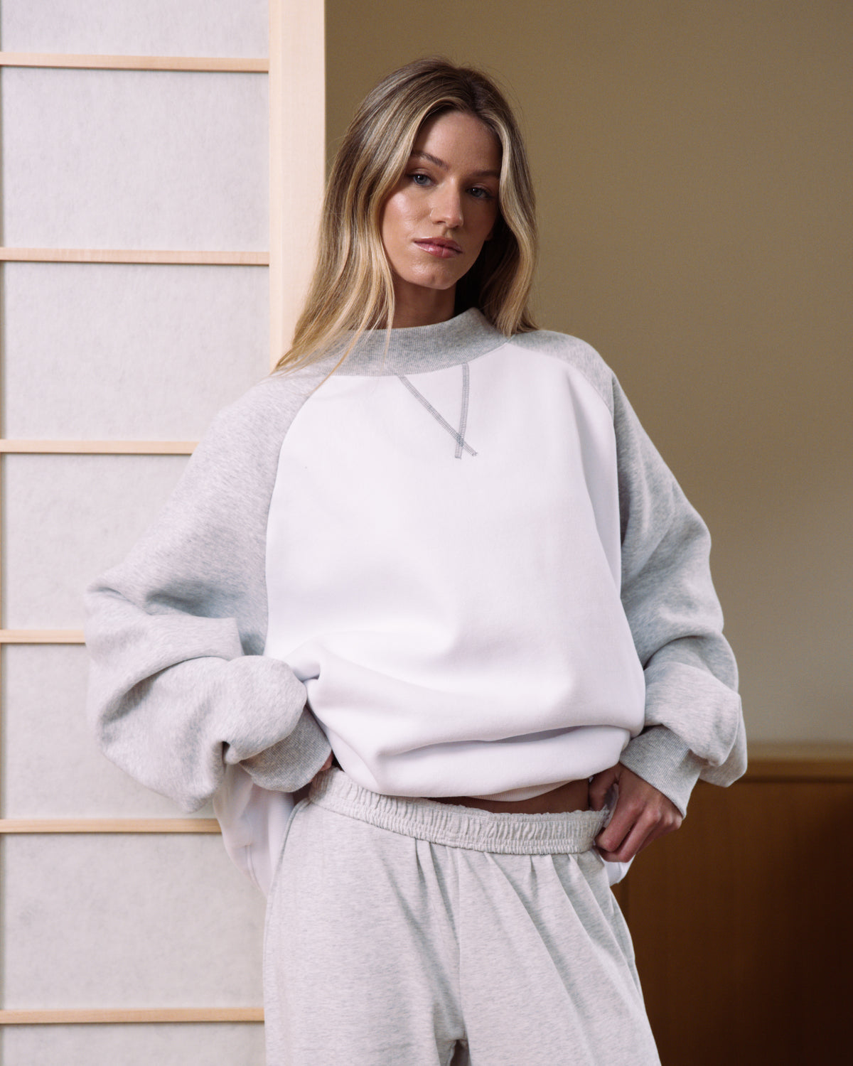 Raglan Mockneck - Classic Grey + White