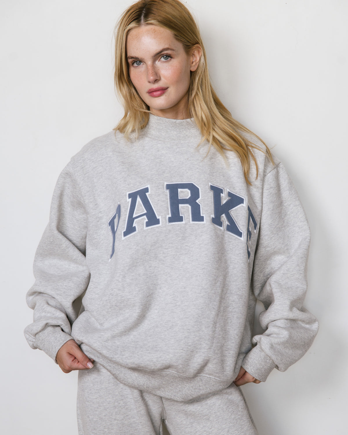 Varsity Mockneck - Classic Grey + Bluestone