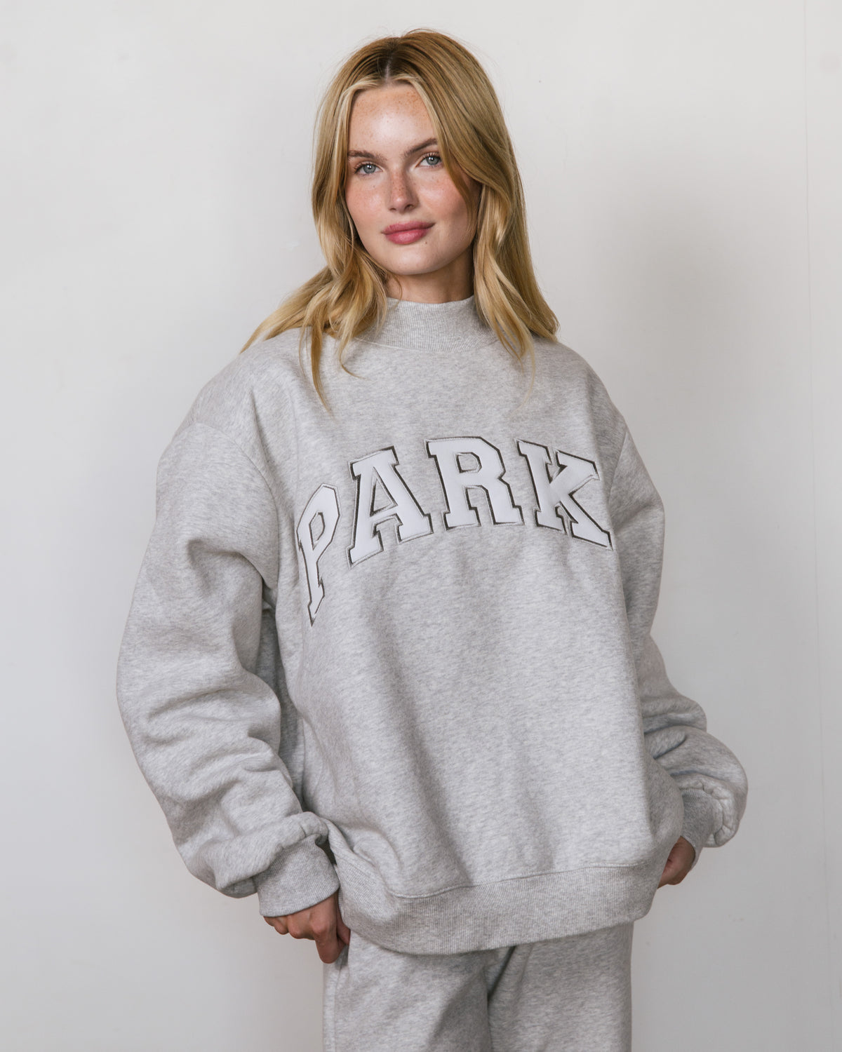 Varsity Mockneck - Classic Grey