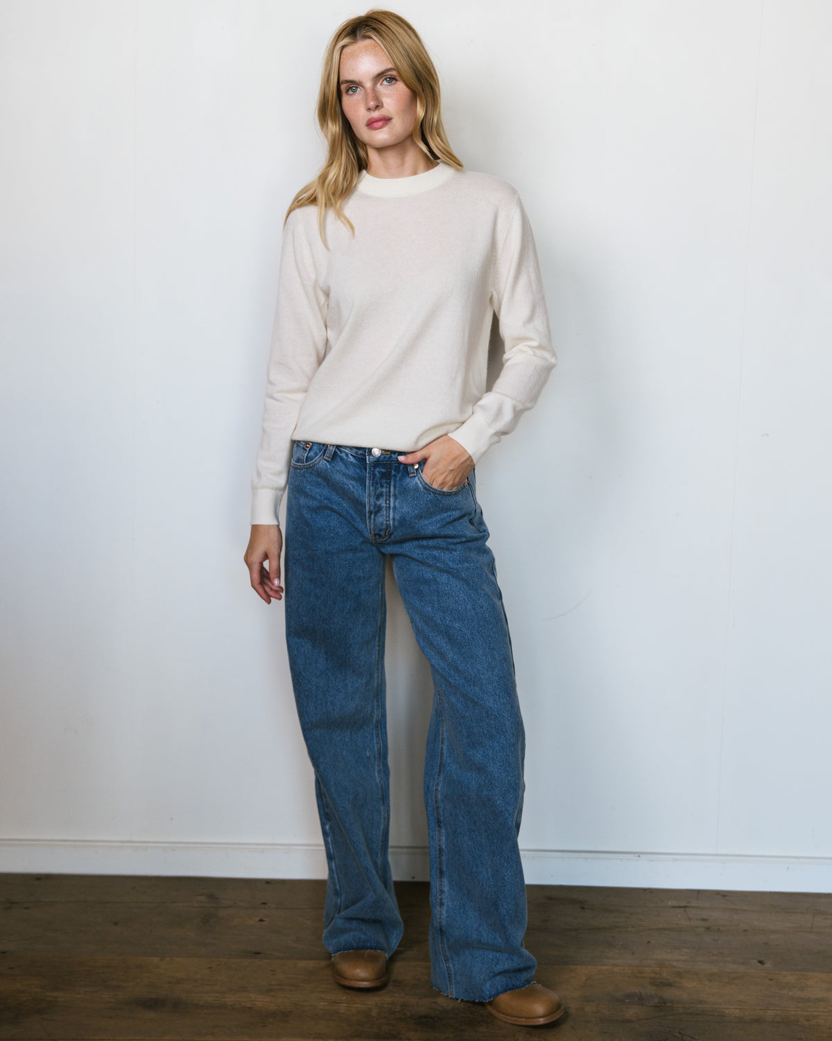 Low Rise Baggy Jeans - Vintage Wash