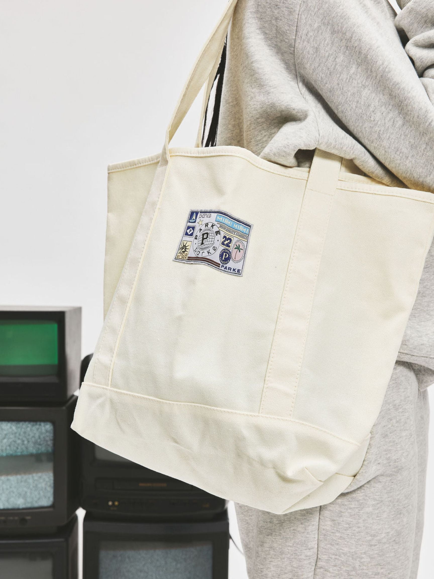girl wearing Nostalgia Patch Bag -canvas