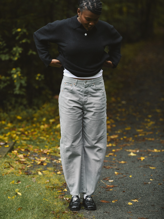 model wearing charcoal cotton twill horseshoe pant- charcoal