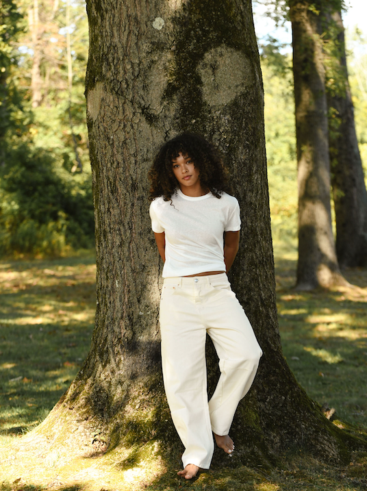 model wearing cream horseshoe jean - cream